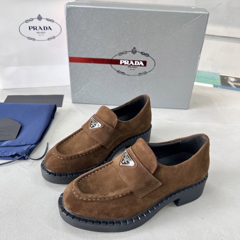 Pra*a leather shoes